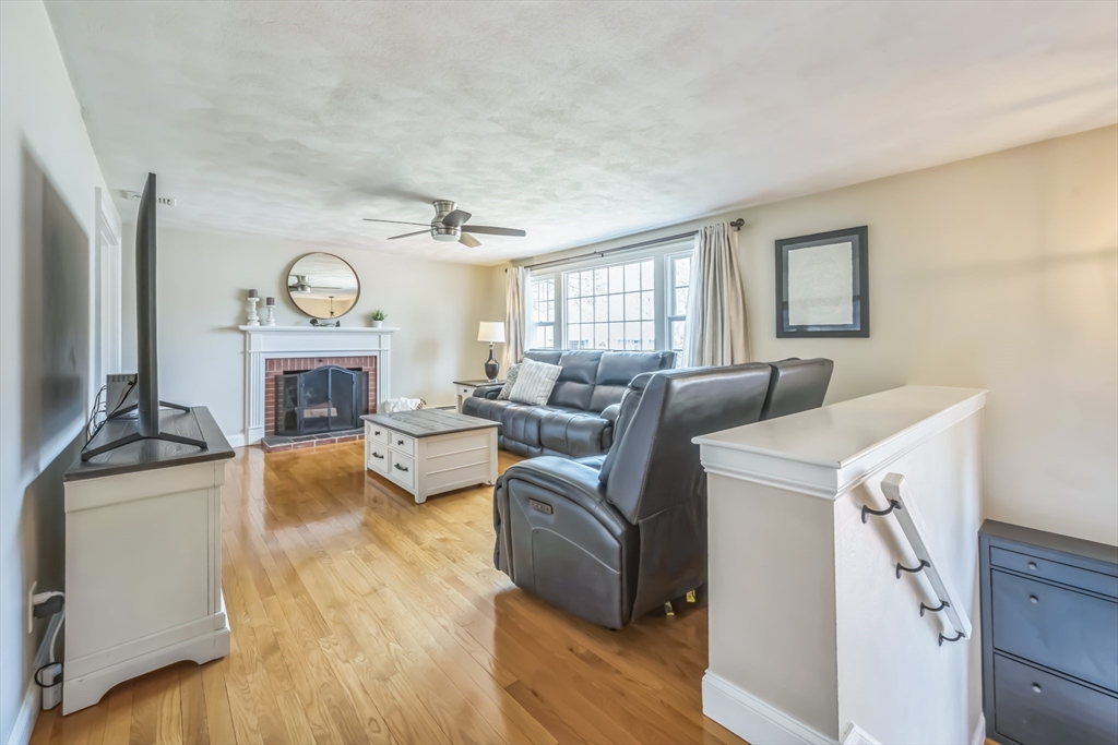 4 Ridge Road Hudson, MA 01749 - Photo 5 of 30 Gallery Image 5