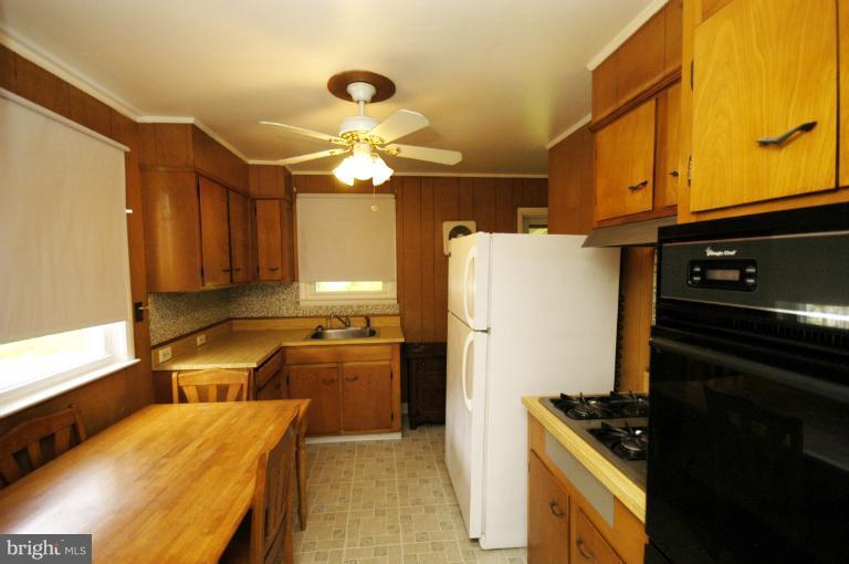 100 Dolfield Road Owings Mills, MD 21117 - Photo 7 of 8 Kitchen
