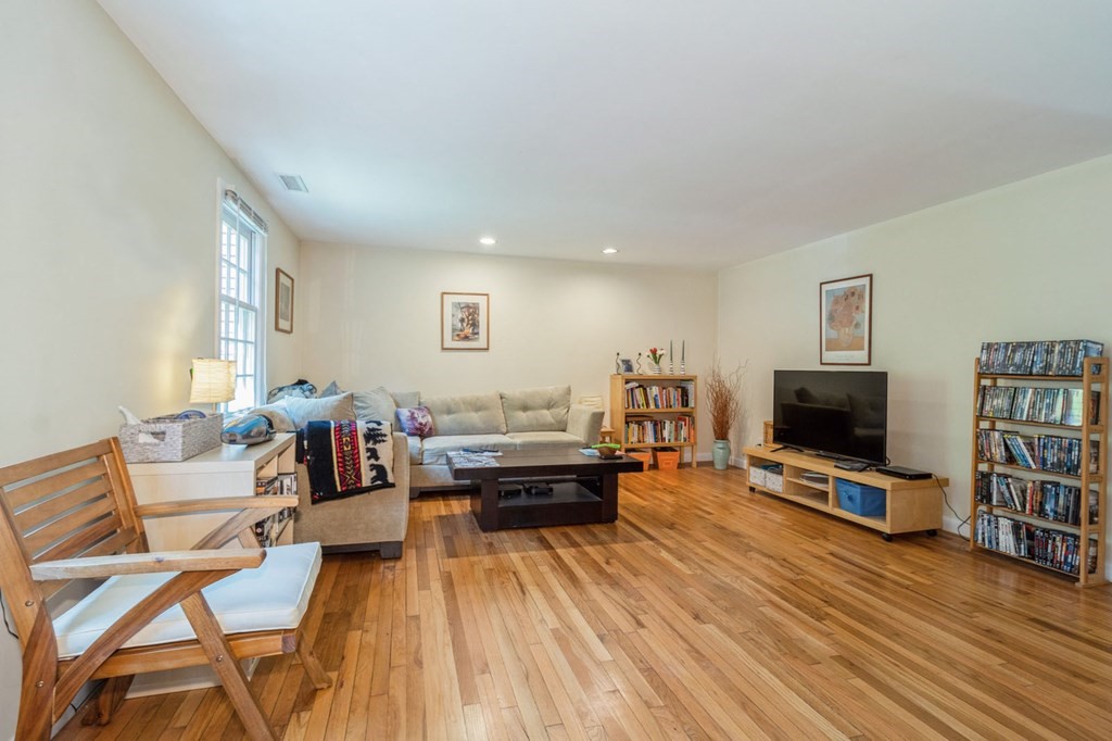 59 Jericho Road, Unit 59 Weston, MA 02493 - Photo 3 of 36