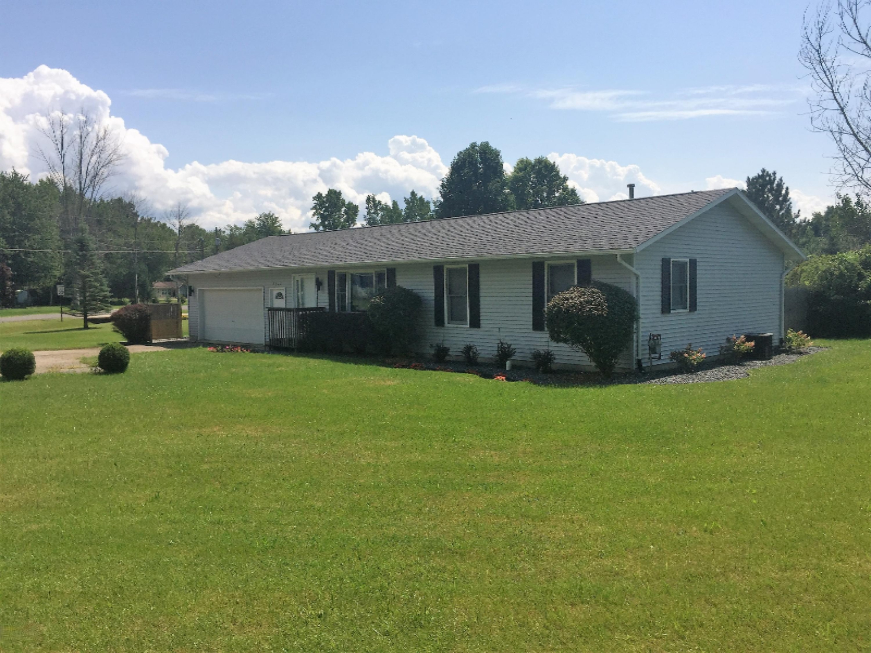 5672 Johnson Road Coloma, MI 49038 - Photo 1 of 33 IMG_7018