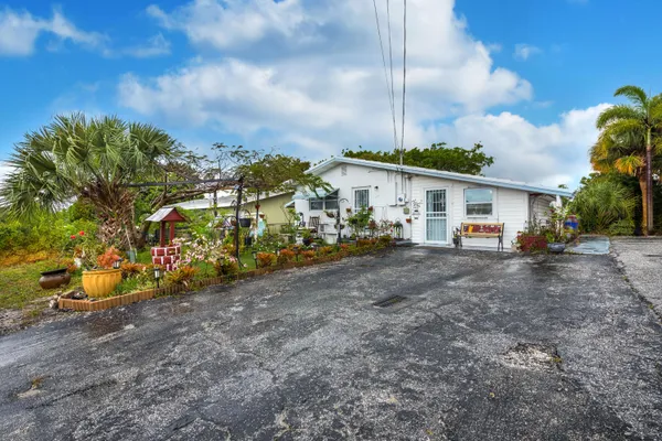 $390,000 | 7111 Washington Avenue, Lake Worth, FL 33462