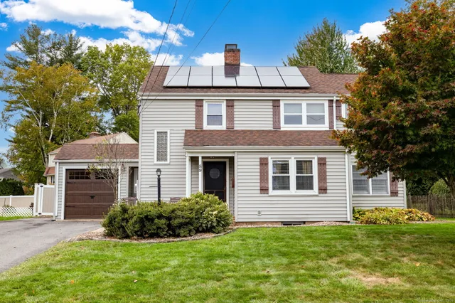 $415,000 | 89 Longvue Drive, Wethersfield, CT 06109
