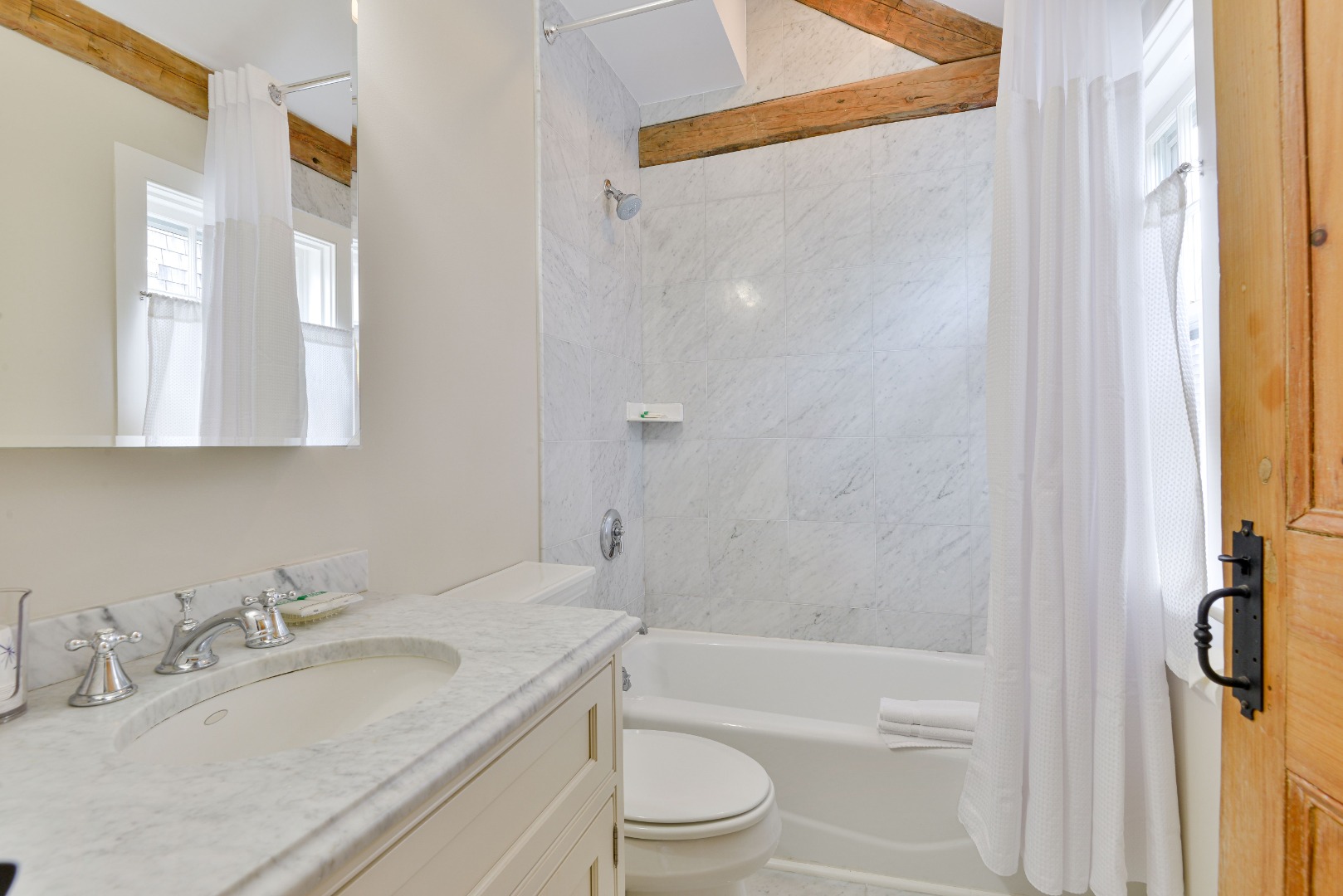 13 Spring Street, Unit 2 Nantucket, MA 02554 - Photo 20 of 21 Gallery Image 20