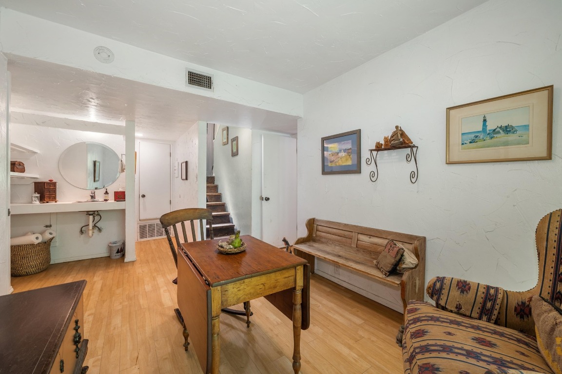 20 North Peak Road West Lake Hills, TX 78746 - Photo 17 of 18 a living room with furniture and a wooden floor