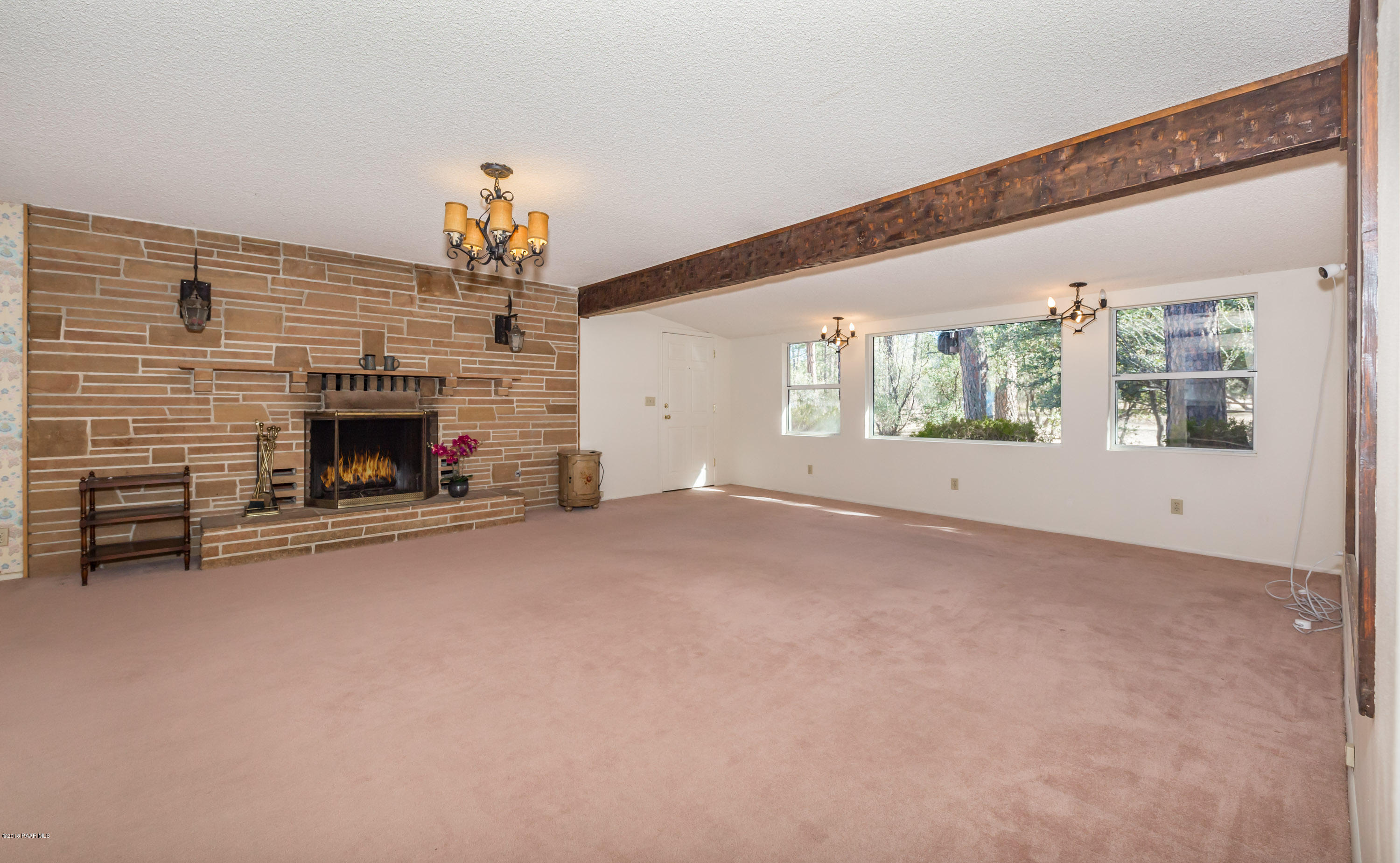 2522 Shadow Valley Ranch Road Prescott, AZ 86305 - Photo 2 of 14 002_Living Room