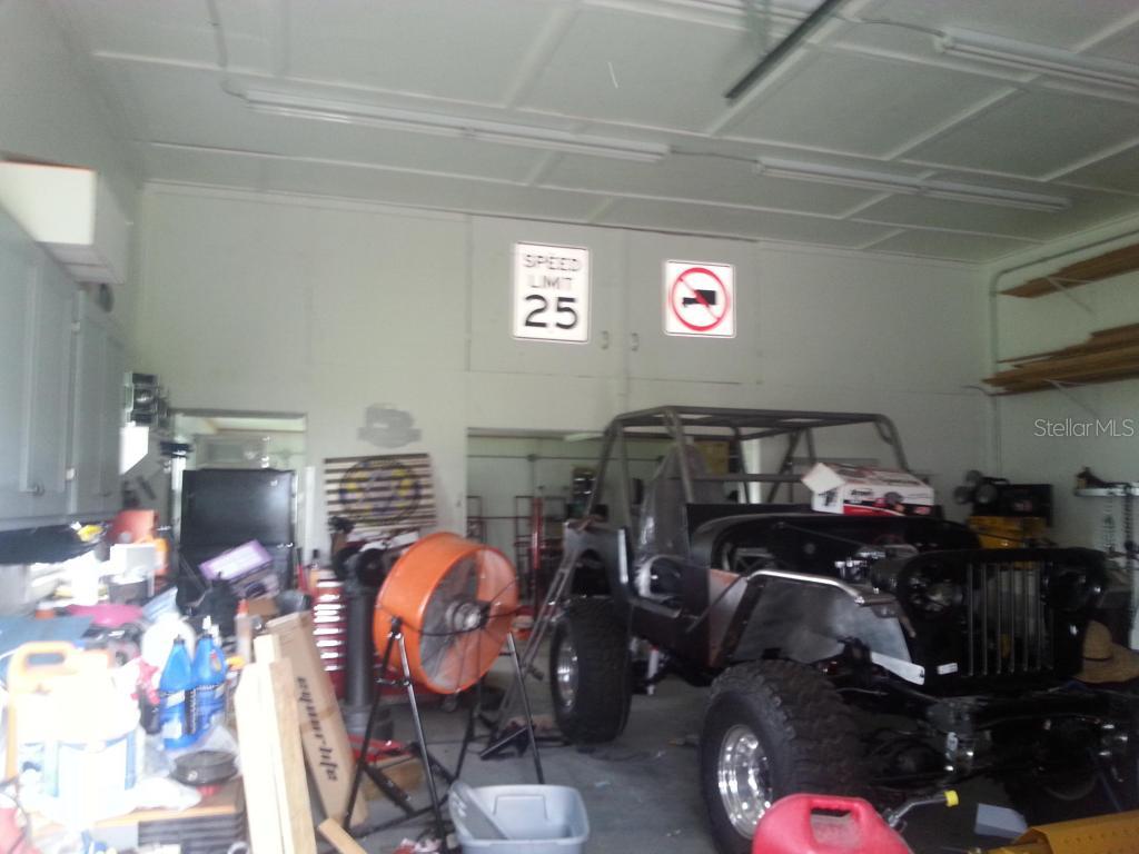 1614 Linda Road Okeechobee, FL 34974 - Photo 26 of 29 Inside Garage