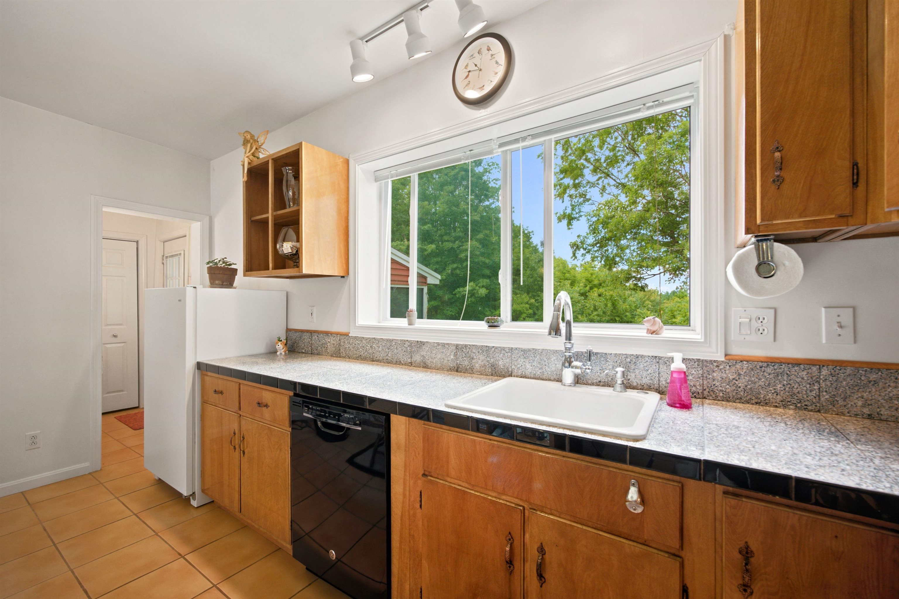 557 Old E Road Whitefield, NH 03598 - Photo 32 of 59