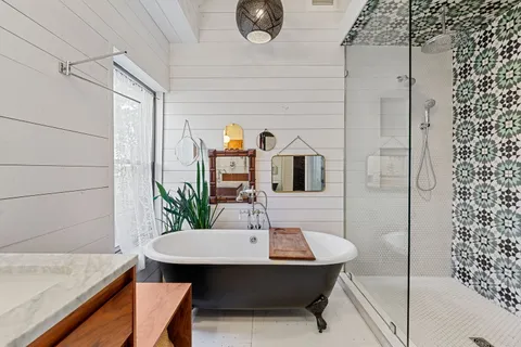 $1,400,000 | 2522 North Springfield Avenue, Chicago, IL 60647