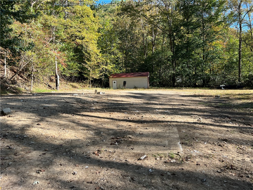 1586 Porter Creek Road Bomont, WV 25030 - Photo 8 of 12 Gallery Image 8