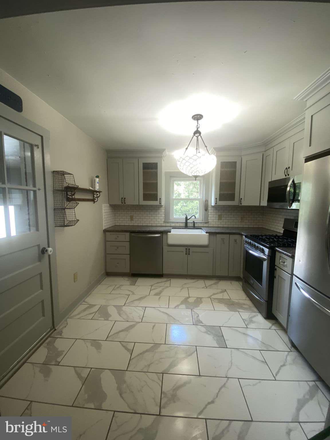 2058 West Trindle Road Carlisle, PA 17013 - Photo 10 of 21 Gallery Image 10