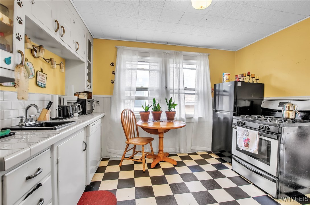 191 Rounds Avenue Buffalo, NY 14215 - Photo 18 of 21