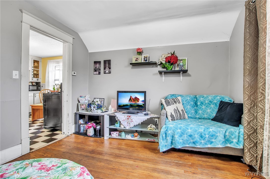 191 Rounds Avenue Buffalo, NY 14215 - Photo 20 of 21