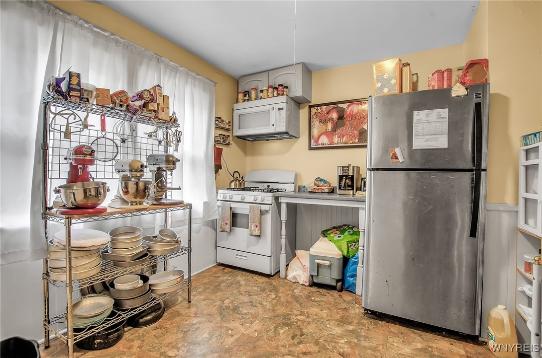 191 Rounds Avenue Buffalo, NY 14215 - Photo 2 of 21