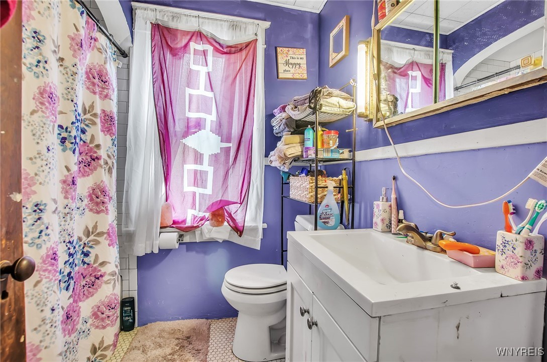 191 Rounds Avenue Buffalo, NY 14215 - Photo 5 of 21