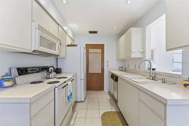 $194,900 | 605 Apple Lane, Englewood, FL 34223