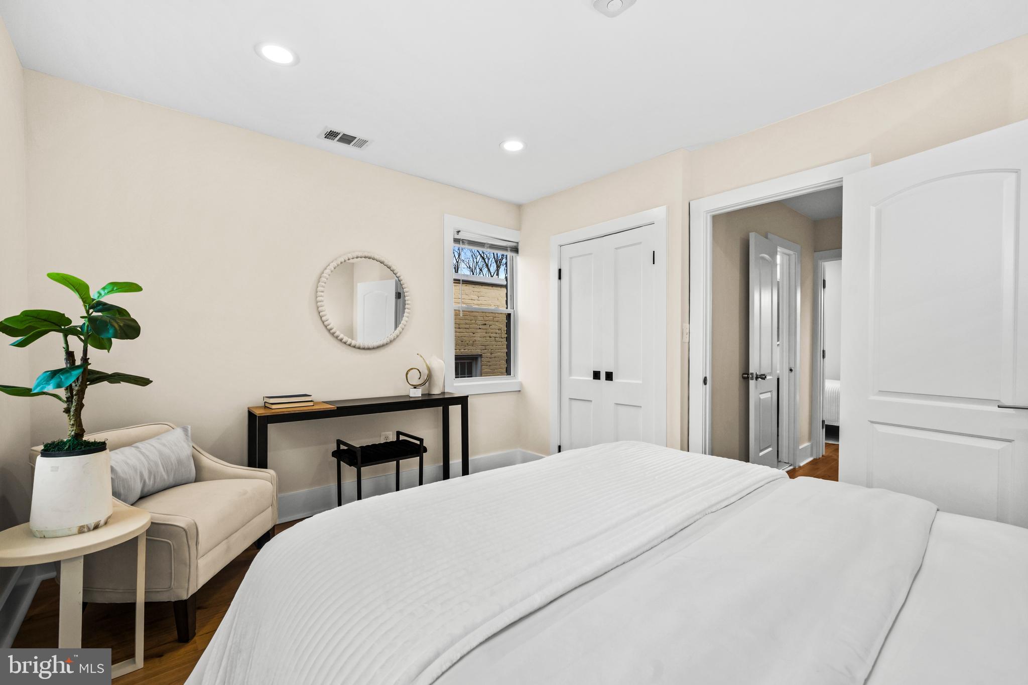 1742 L Street Northeast Washington, DC 20002 - Photo 17 of 30