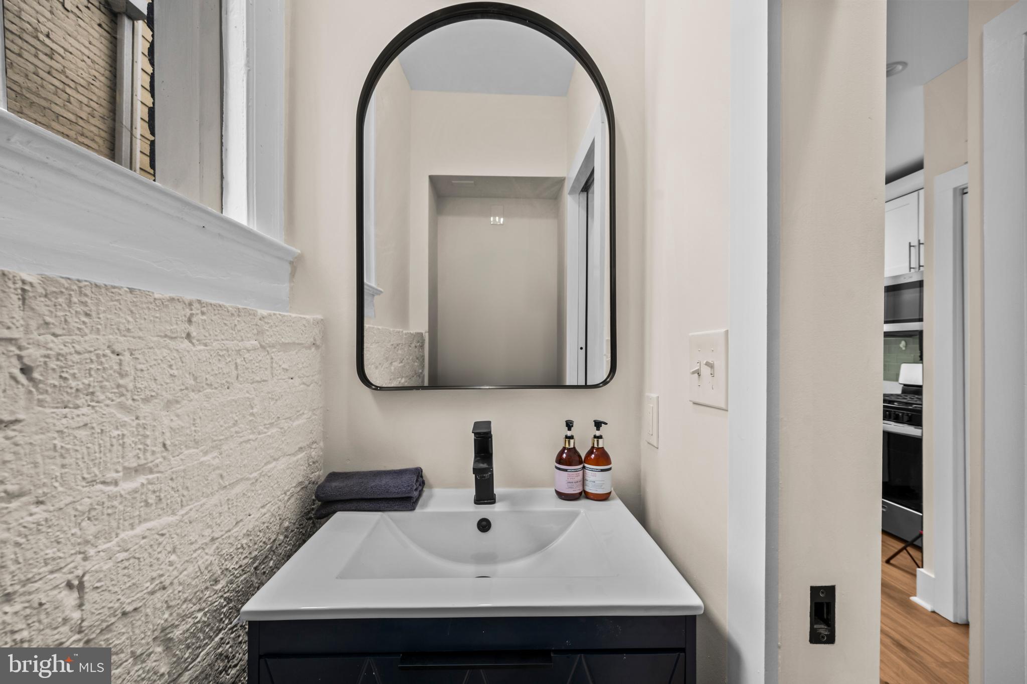 1742 L Street Northeast Washington, DC 20002 - Photo 9 of 30