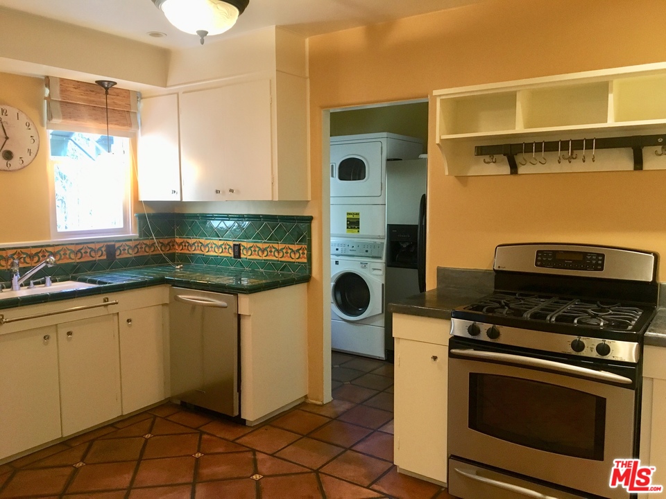 327 North Orange Drive Los Angeles, CA 90036 - Photo 7 of 13