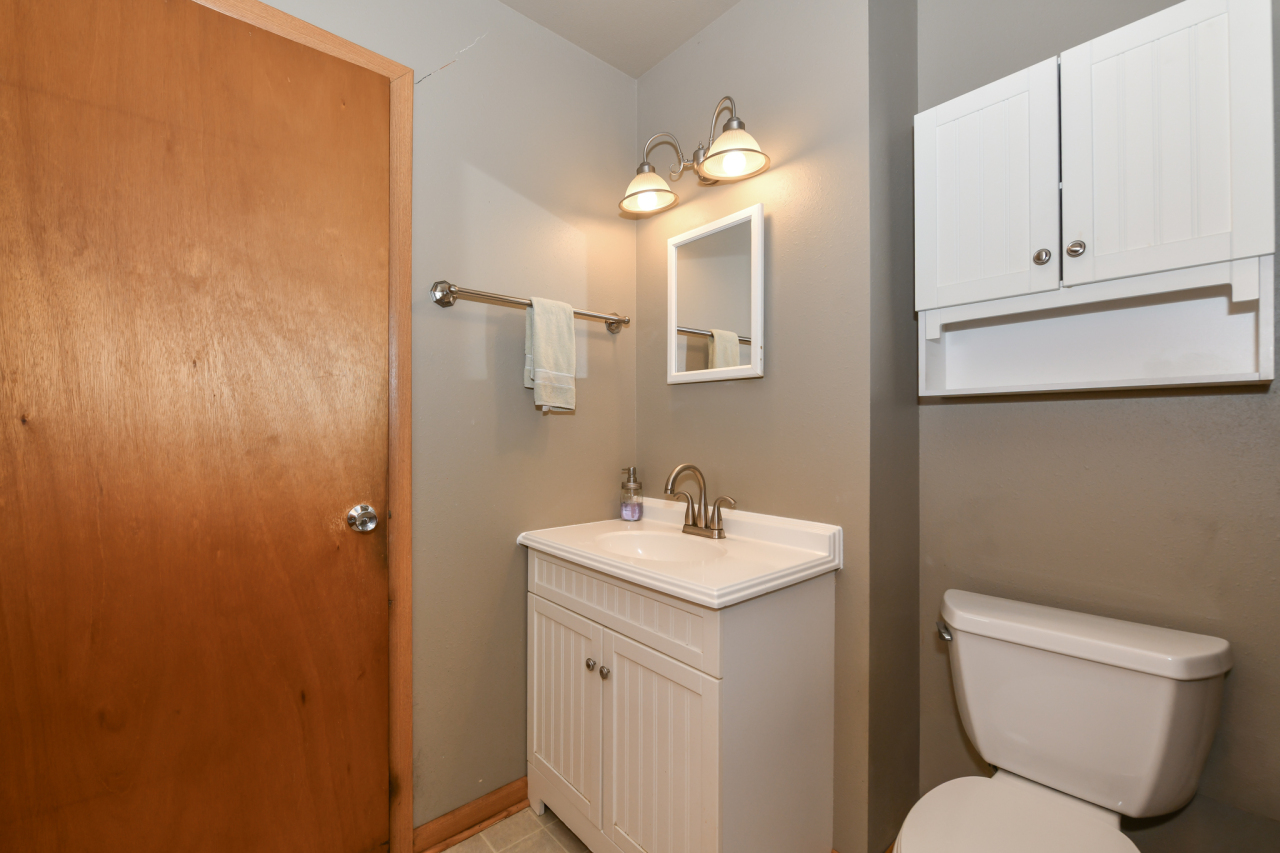 4842 North 104th Street Milwaukee, WI 53225 - Photo 18 of 29 HALF BATH