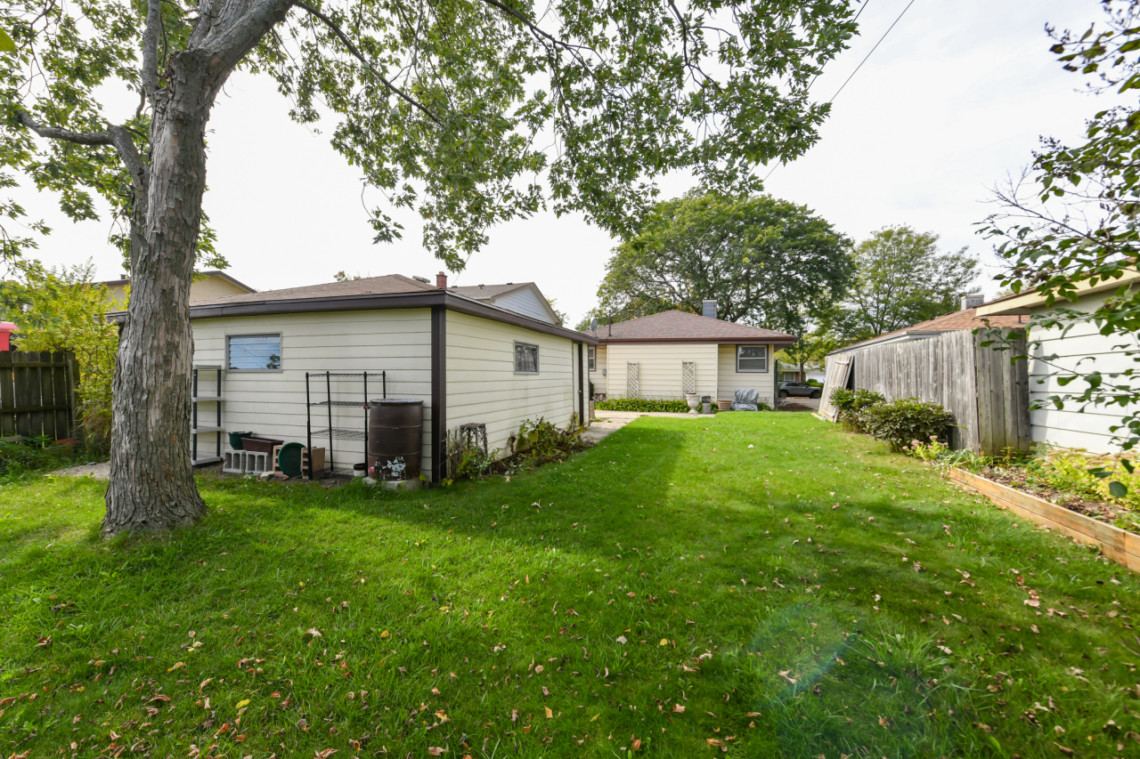 4842 North 104th Street Milwaukee, WI 53225 - Photo 22 of 29 BACKYARD