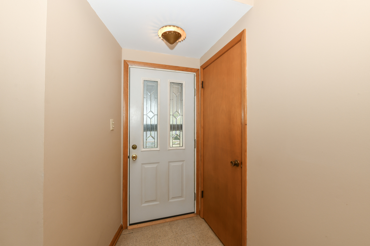 4842 North 104th Street Milwaukee, WI 53225 - Photo 29 of 29 FOYER