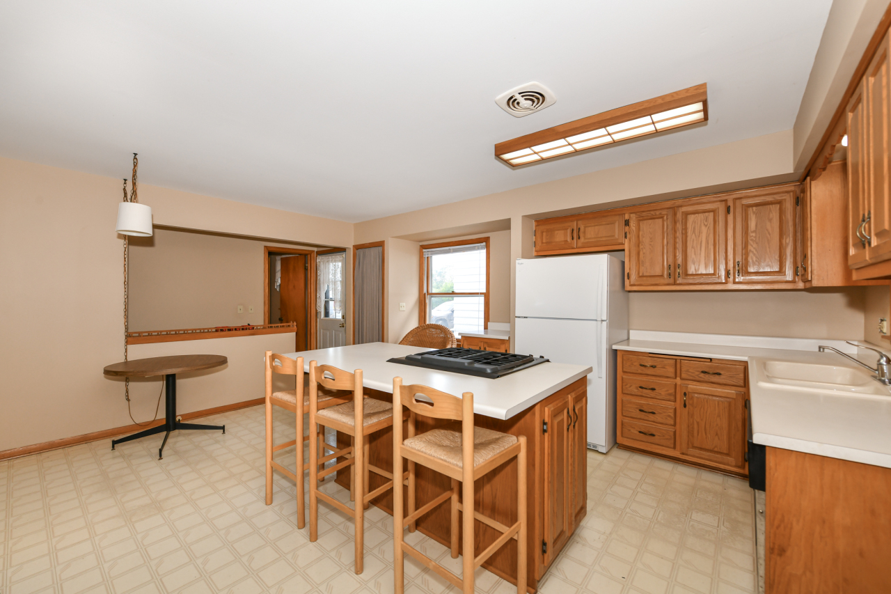 4842 North 104th Street Milwaukee, WI 53225 - Photo 3 of 29 KITCHEN