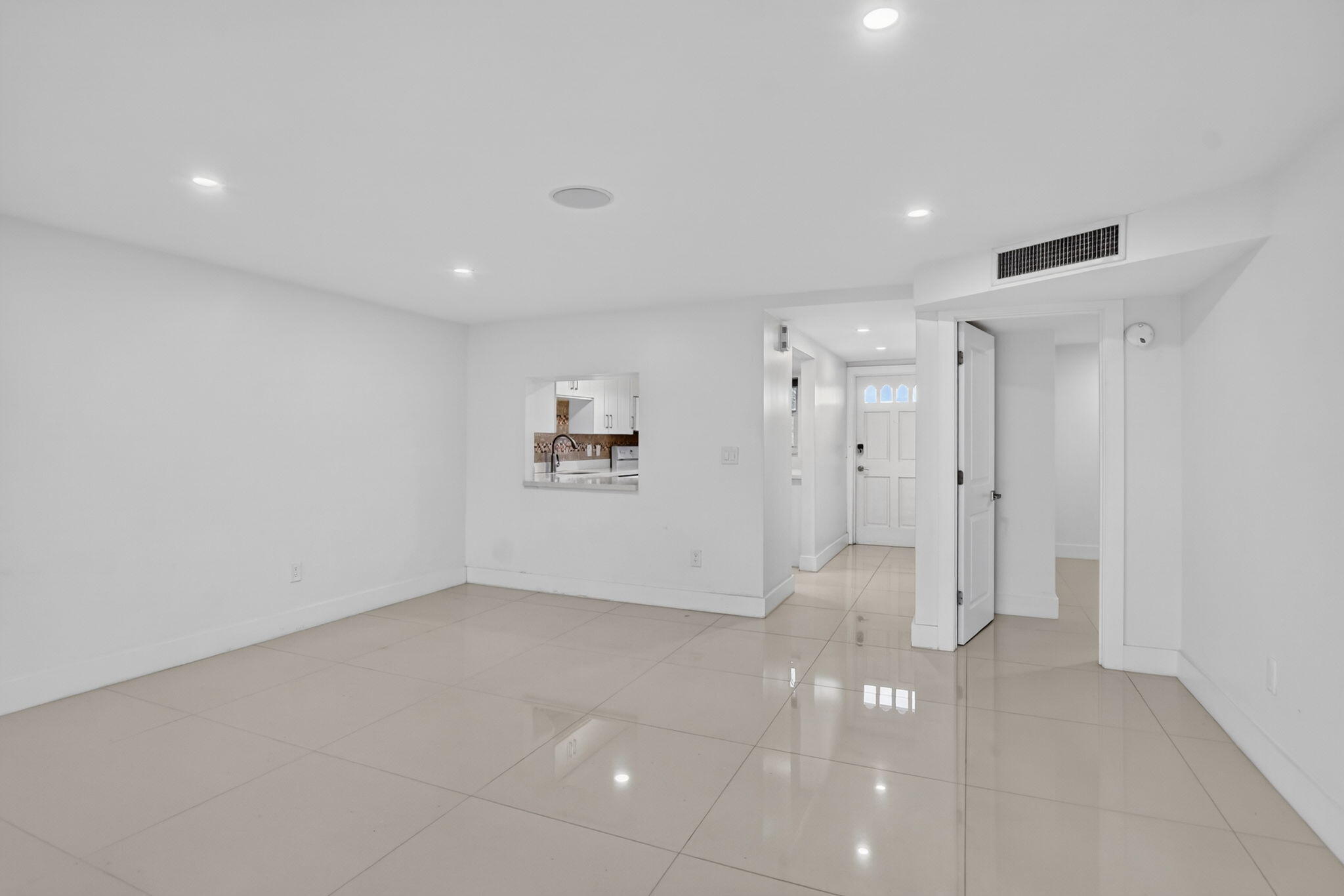 10110 Boca Entrada Boulevard, Unit 305 Boca Raton, FL 33428 - Photo 12 of 33 10-web-or-mls-DSC_2269