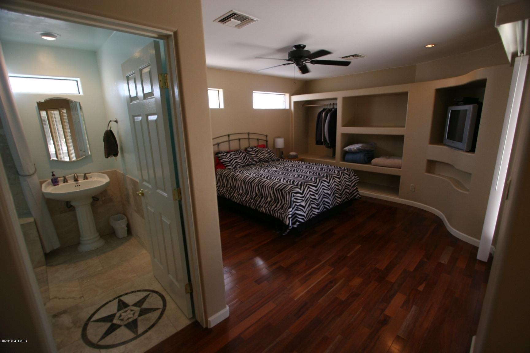 1206 North Riata Street Gilbert, AZ 85234 - Photo 24 of 34 Guest masterbedroom