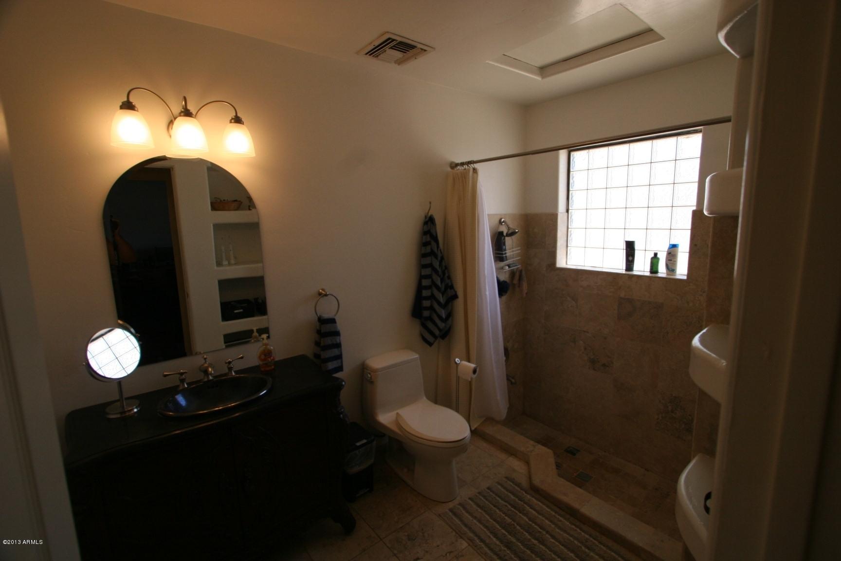 1206 North Riata Street Gilbert, AZ 85234 - Photo 30 of 34 Guest bath 2
