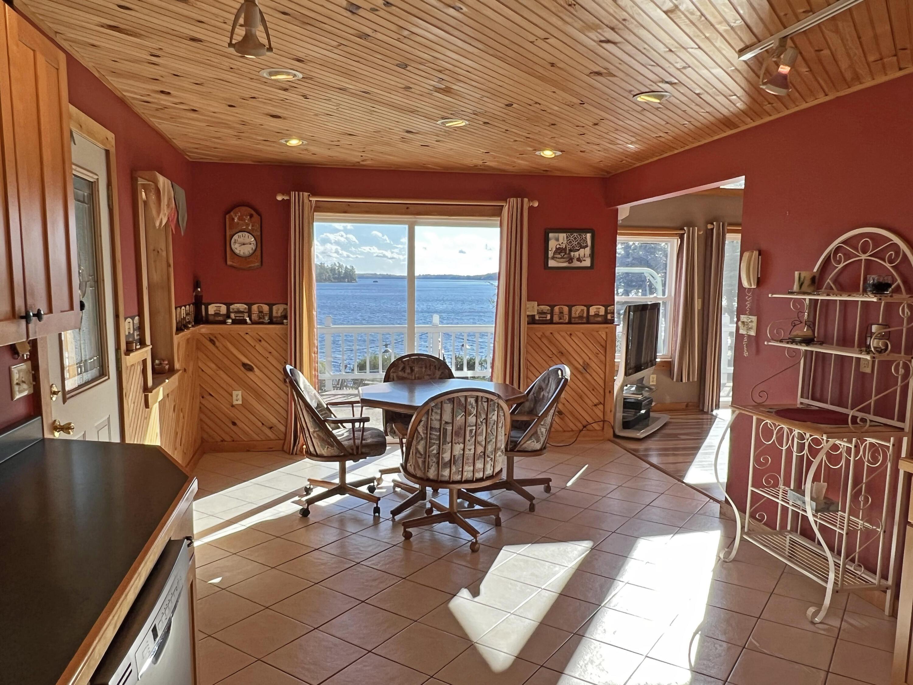77 Salisbury Cove Road Ellsworth, ME 04605 - Photo 13 of 72 2e