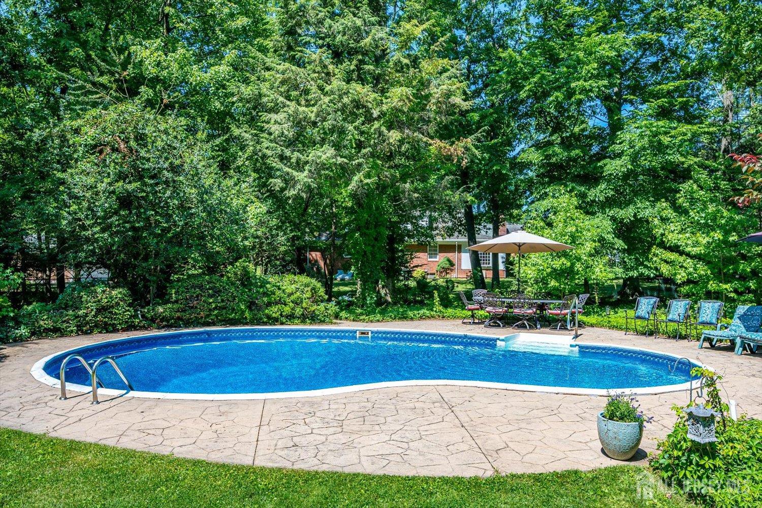 9 Clive Hills Road Edison, NJ 08820 - Photo 36 of 44