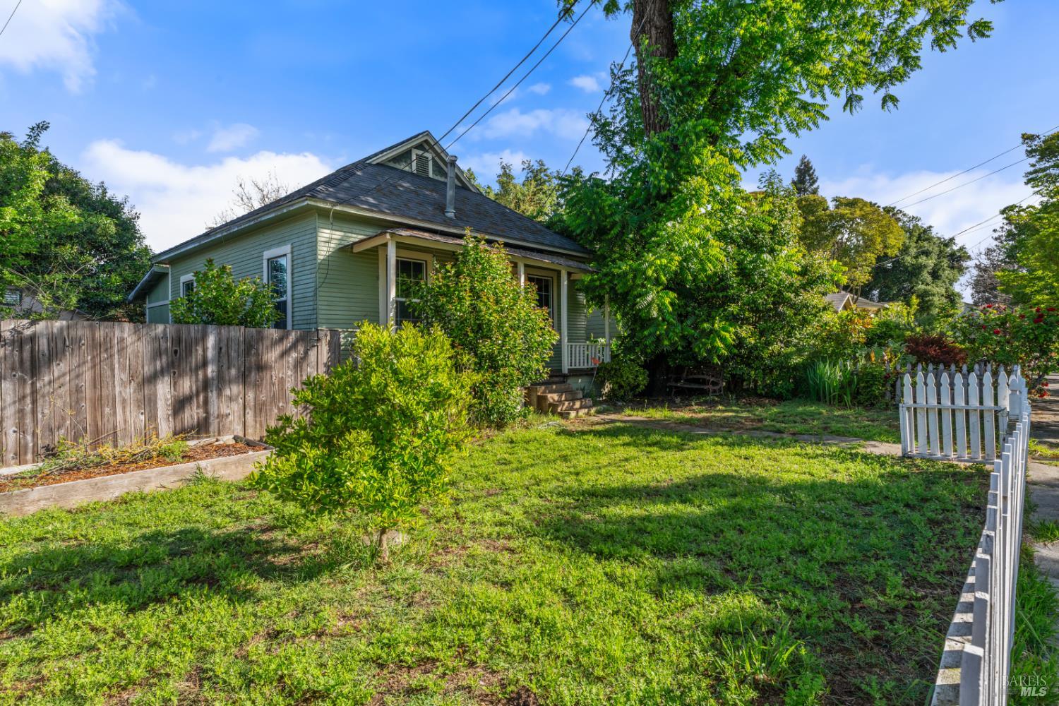 227 Hewett Street Santa Rosa, CA 95401 - Photo 10 of 73