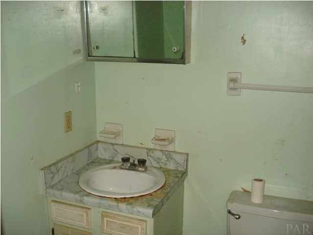 6660 Frank Reeder Road Pensacola, FL 32526 - Photo 12 of 24 Gallery Image 12