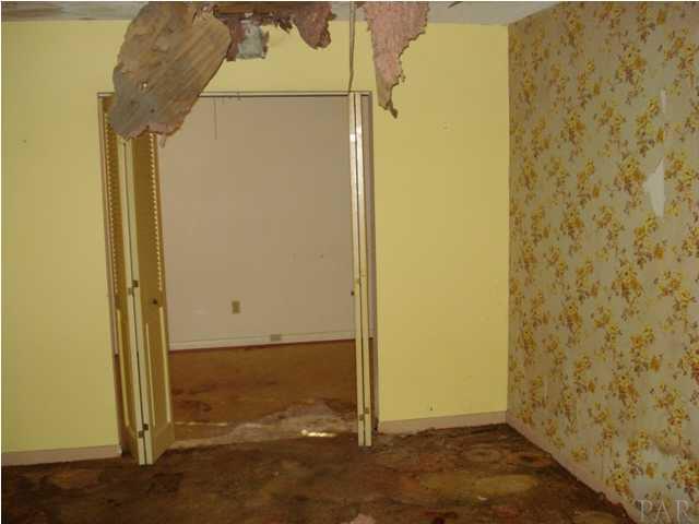 6660 Frank Reeder Road Pensacola, FL 32526 - Photo 4 of 24 Gallery Image 4