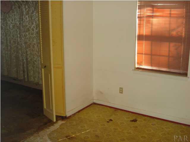 6660 Frank Reeder Road Pensacola, FL 32526 - Photo 5 of 24 Gallery Image 5