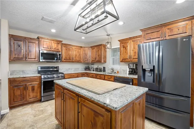 $325,000 | 402 West Craig Road, Pittsburg, KS 66762