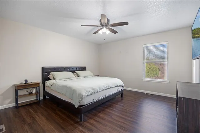 $325,000 | 402 West Craig Road, Pittsburg, KS 66762