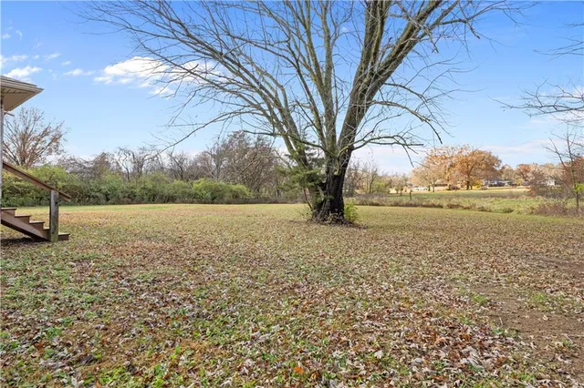 $325,000 | 402 West Craig Road, Pittsburg, KS 66762