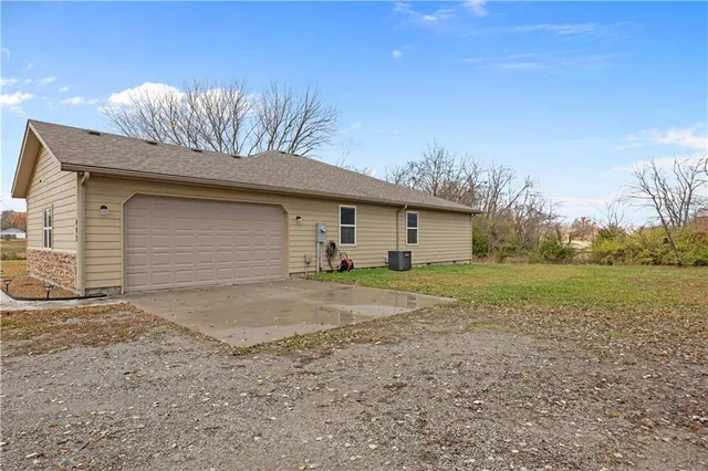 $325,000 | 402 West Craig Road, Pittsburg, KS 66762