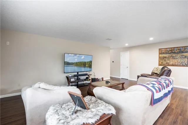 $325,000 | 402 West Craig Road, Pittsburg, KS 66762