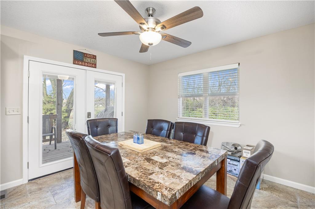 402 West Craig Road Pittsburg, KS 66762 - Photo 8 of 27