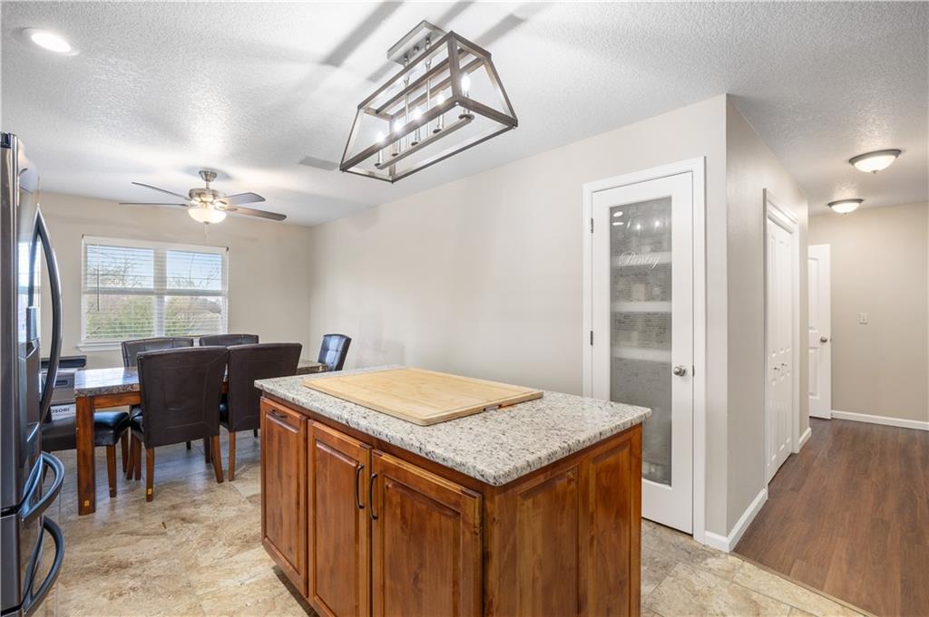 402 West Craig Road Pittsburg, KS 66762 - Photo 9 of 27