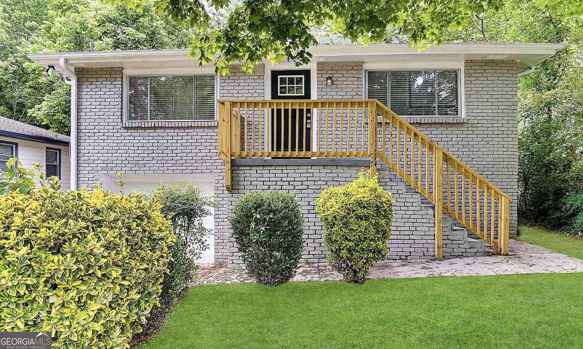 320 Brooks Avenue Southwest Atlanta, GA 30310 - Photo 1 of 12