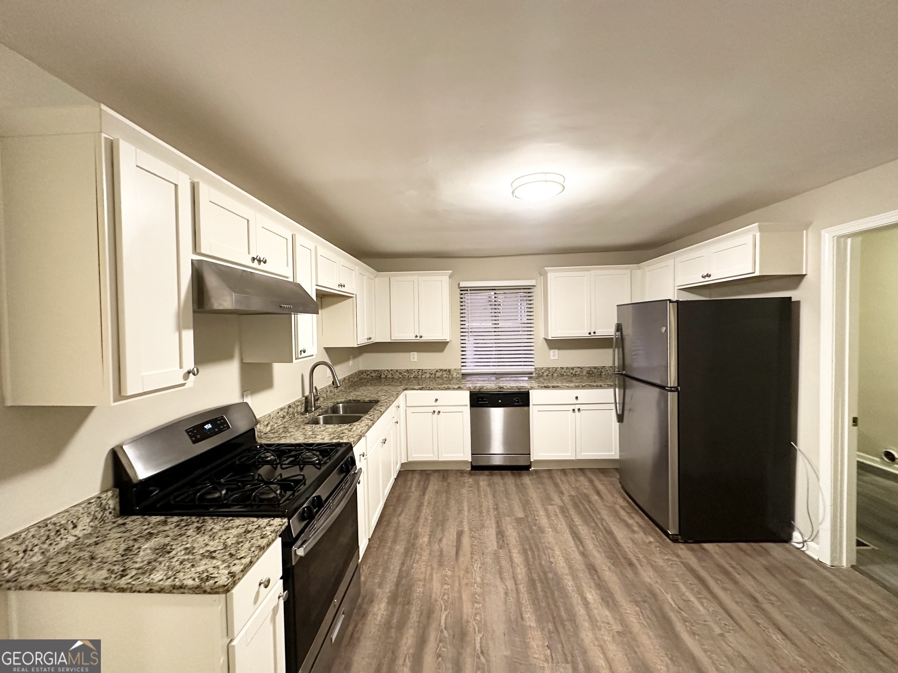 320 Brooks Avenue Southwest Atlanta, GA 30310 - Photo 7 of 12