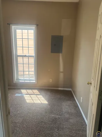 $129,900 | 424 East 13th Avenue, Emporia, KS 66801