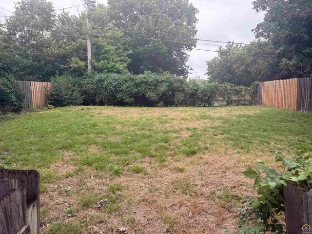 $129,900 | 424 East 13th Avenue, Emporia, KS 66801