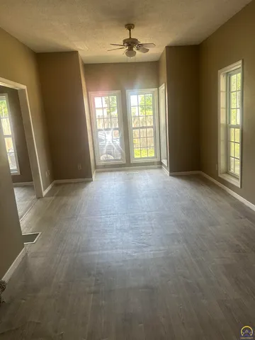 $129,900 | 424 East 13th Avenue, Emporia, KS 66801