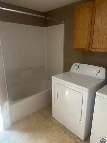 $129,900 | 424 East 13th Avenue, Emporia, KS 66801