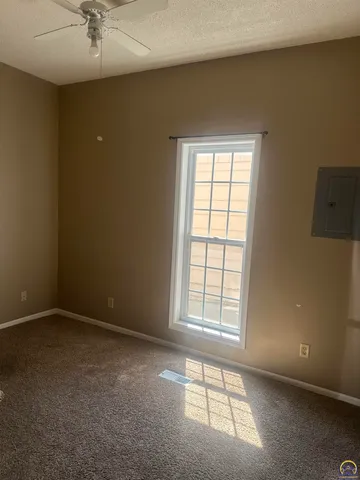 $129,900 | 424 East 13th Avenue, Emporia, KS 66801