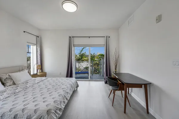 $6,000 | 1931 Northeast 2nd Street, Unit 301, Deerfield Beach, FL 33441